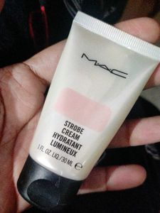 FREE DELIVERY MAC Strobe Cream Hydratant Lumineux