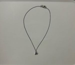 Westside Chic Triangle Pendant Necklace(Unis