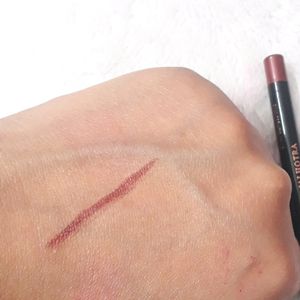 Myglamm manish Malhotra 24H Kajal Eyeliner 06