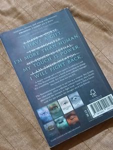 Shatter Me by Tahereh Mafi - Book 1