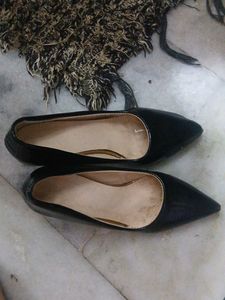 Chic Black Patent Heels