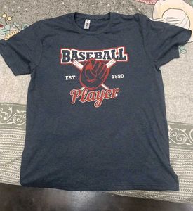 casual wear t-shirt baseball player graphic