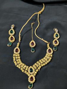 Exquisite Kundan Necklace Set
