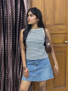 Stylish Denim Mini Skirt ( fixed price )
