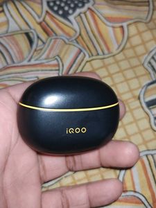 iqoo airbuds excellent condition