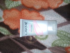 Lakmi Lumi Cream