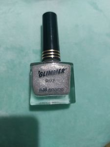 Glimmer DIVA Nail Polish - SILVER GOLD.