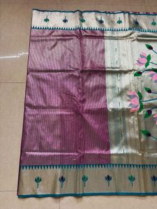 Lotus muniya border paithani Saree