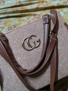 Chic Textured Handbag with Gold Accent