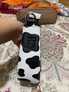 itzy by charles and keith- slightly use