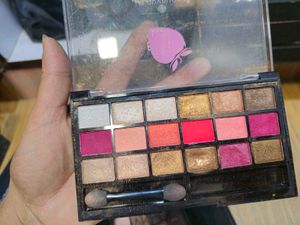 HILARY RHODA 18 Color Eyeshadow Palette