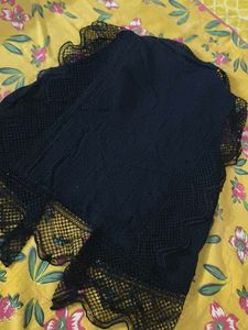 black lace embroidery croptshirt