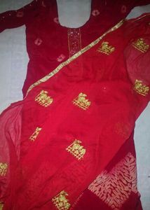 Red suit creap silk +dupatta