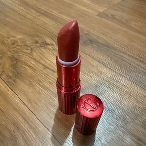 Charlotte tilbury Hollywood beauty icon lipstick