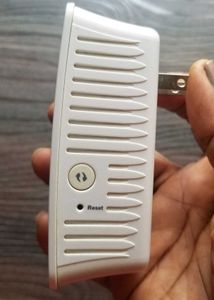 Linksys RE3000W WiFi Extender-free delivery