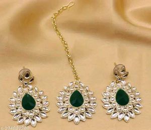 Green jewellery set....