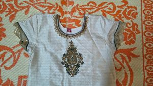 Elegant White Embroidered Kurta