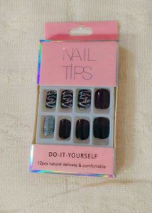 DIY Nail Tips - Black & Glitter Accents