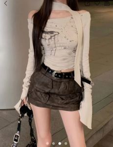✩ Y2K Combo Savana Acubi Off-Shoulder Top ✩