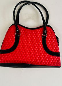 Chic Red &amp; Black Handbag