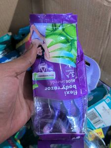 Bombae flexi body razer