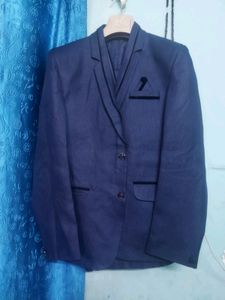 Coat -pent 3 Pieace Set.  Coat Pent And Shirt...