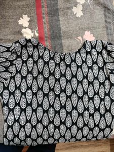 Stylish Black &amp; White Printed Kurta Palazzo Set