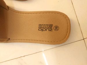 zudio Stylish Gold Chain Slides