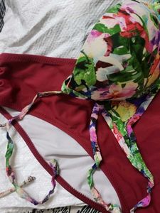 Vibrant Floral Bikini Set 🌼 🌸