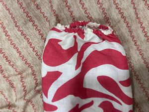 Red &amp; White Abstract Print Puff Sleeve Top