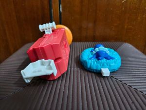 2 toys McDonald's and burger King freebies