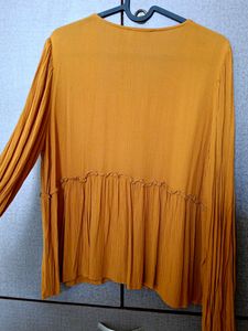 ONLY Mustard Top