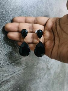 Elegant Black Teardrop Earrings