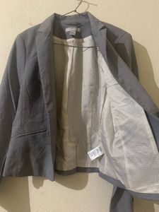 Gray single-breasted blazer