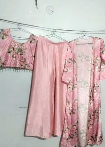 Beautiful pink 🩷 three piece 🩷✅