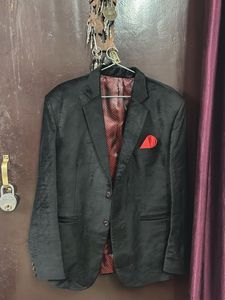 Elegant Black Blazer with Red Accents