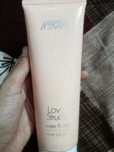 Nykaa Love Struck Body Lotion