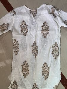 Elegant White Kurta with Sequins