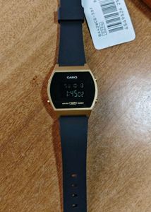 Casio Original Digital Watch - Gold &amp; Black