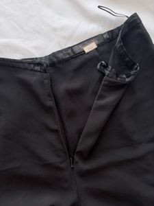 Stylish Black Wide-Leg Pants with Tie Detail