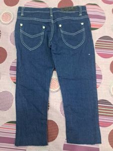 Stylish Blue Denim Capris