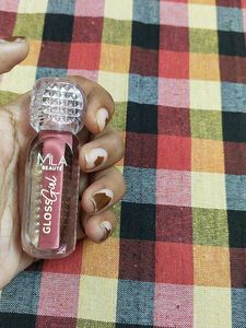 MILA BEAUTE GlossGirl Lip Gloss