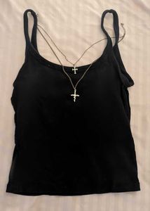 black cami top w/o necklace ⋆‧°𓏲ּ𝄢