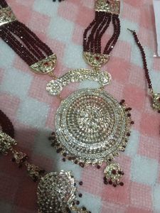 Elegant Maroon &amp; Gold Jewellery Set