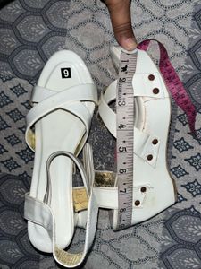 Elegant White Cross Strap Sandals