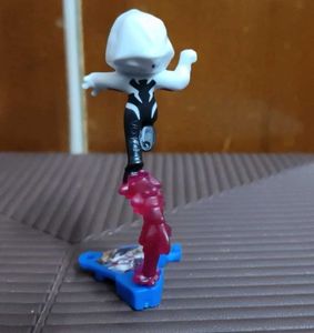 Kinder Joy Marvel spider gwen Action Figure
