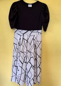 DHUNKI Black &amp; White Knee Length Dress| Size XS