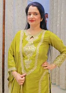 Elegant Green Embroidered Kurta Set