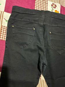 Black Stretch Capri Leggings | Good Condition
