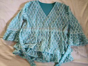 Hey Girls, I'm selling this beautiful Blue Top